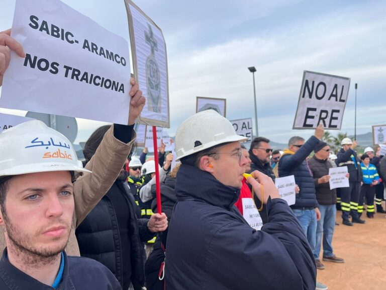 La plantilla de Sabic exige «un futuro real» y prevé una gran manifestación en Cartagena