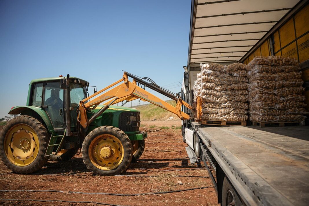 MAQUINARIA AGRÍCOLA
